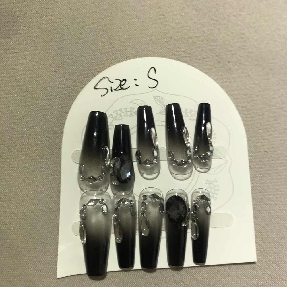 Handmade press-on nails